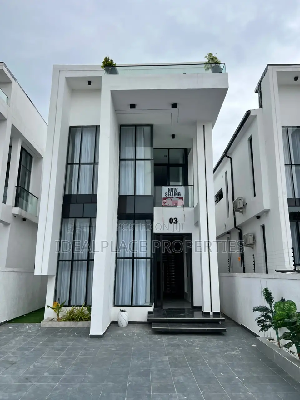 5bdrm Duplex in Ikota for sale in Ikota