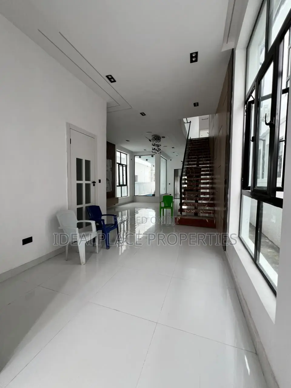 5bdrm Duplex in Ikota for sale in Ikota