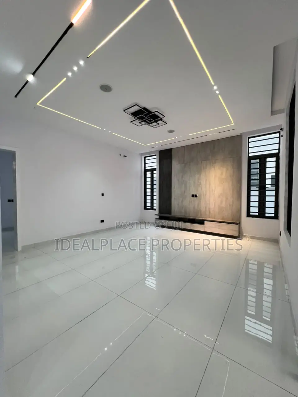 4bdrm Duplex in Ikota for sale in Ikota