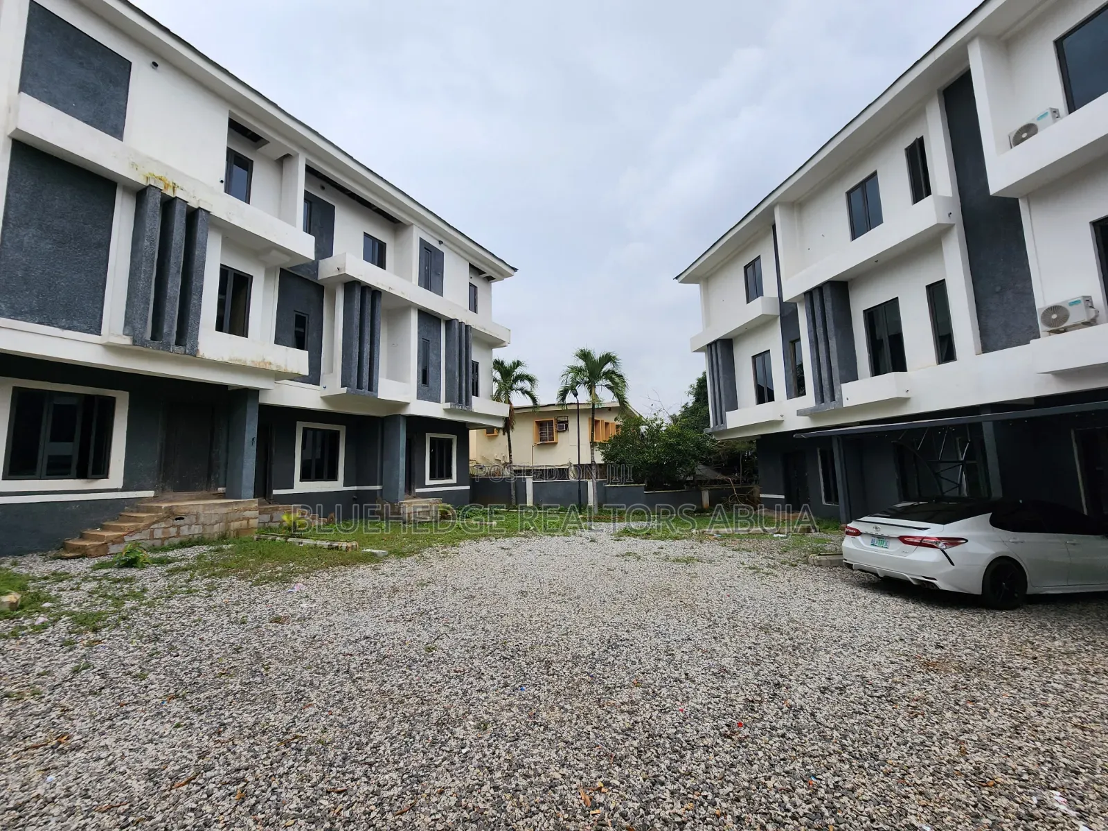 4bdrm Duplex in Zone 5 / Wuse for sale in Zone 5 / Wuse