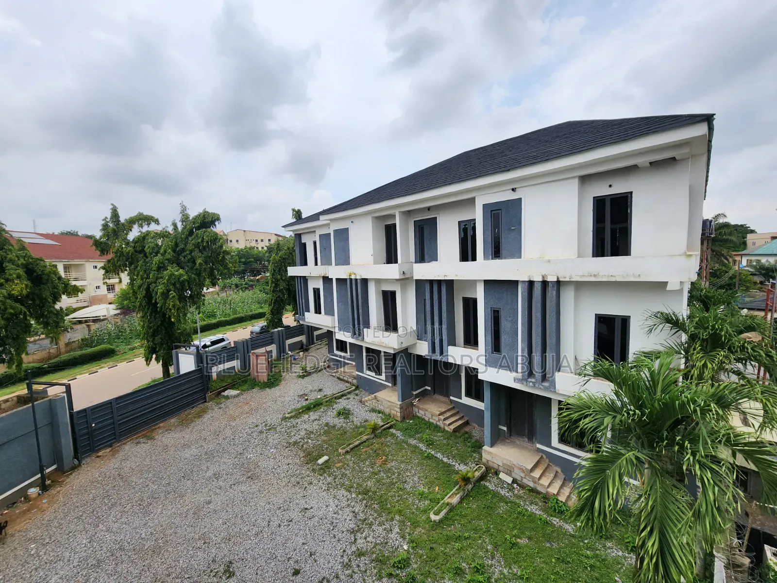 4bdrm Duplex in Zone 5 / Wuse for sale in Zone 5 / Wuse