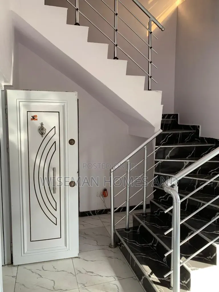 4bdrm Duplex in Lekki County, Ikota for rent in Ikota