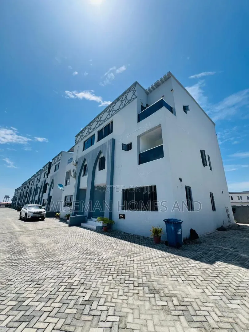 4bdrm Duplex in Orchid Road, Lekki Expressway for rent in Lekki Expressway