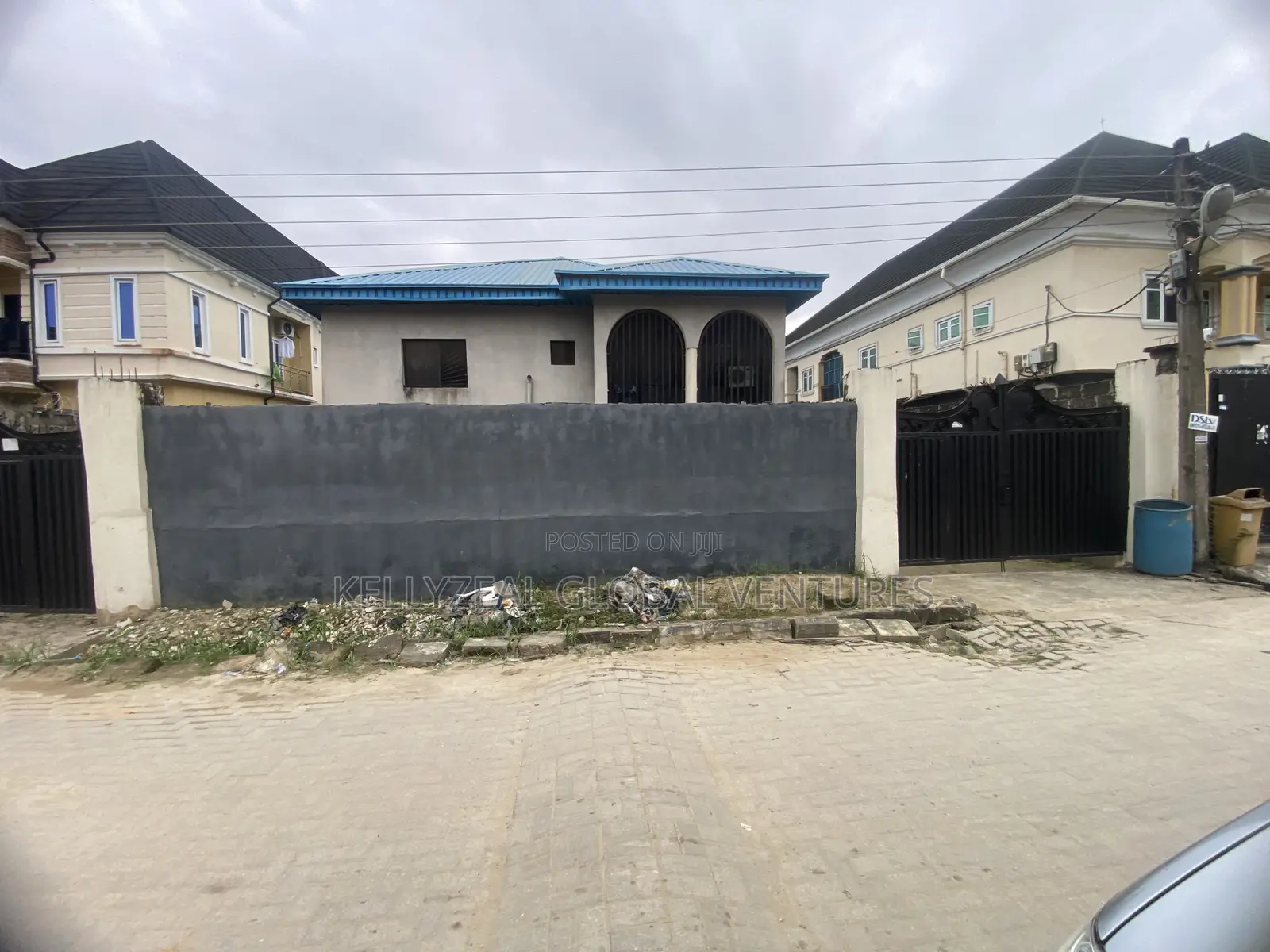 12bdrm House in Gloryland Estate, Ago Palace for sale in Ago Palace