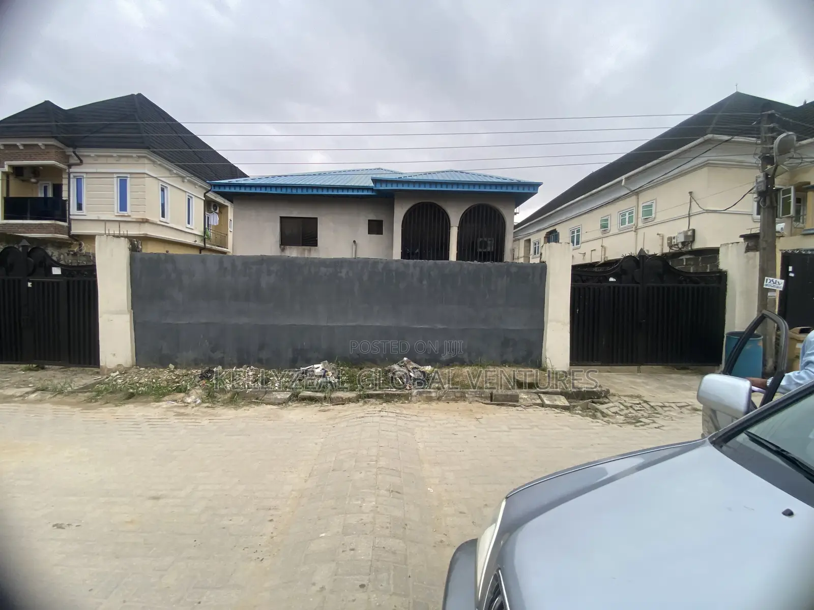 12bdrm House in Gloryland Estate, Ago Palace for sale in Ago Palace