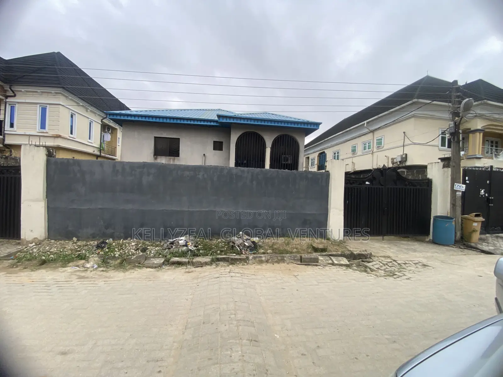 12bdrm House in Gloryland Estate, Ago Palace for sale in Ago Palace