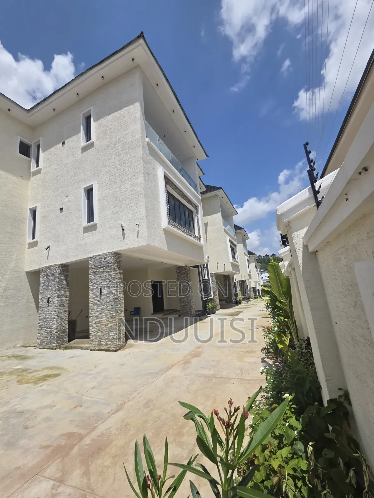 4bdrm Townhouse/Terrace in Apo Resettlement for sale in Apo Resettlement