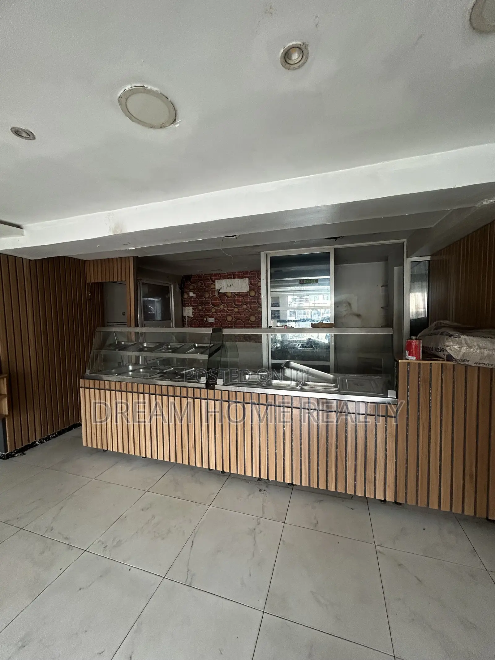 Perfect Shop Space in Lekki 1, Perfect for Fast Food/Restaurant in Lekki Phase 1