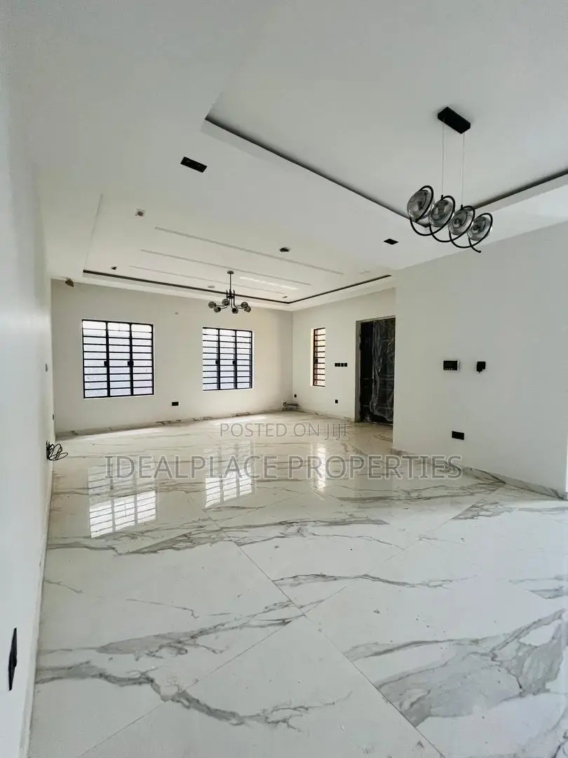 4bdrm Duplex in Adeniyi Jones for sale in Adeniyi Jones