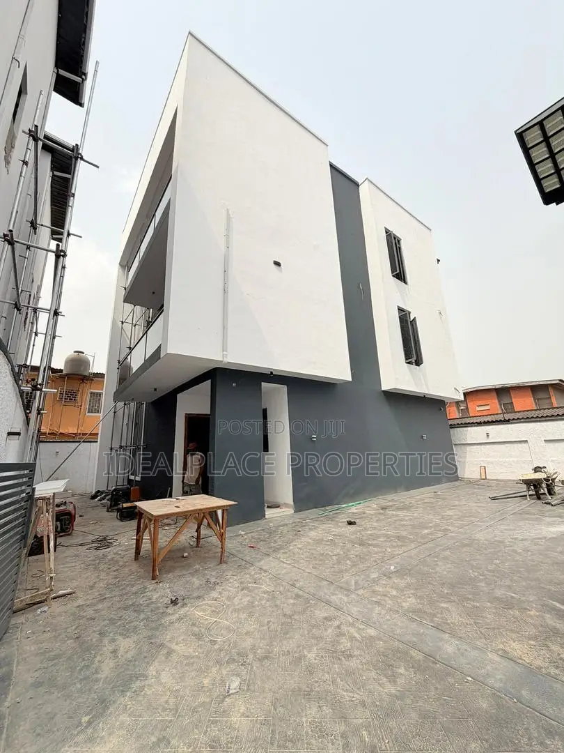 5bdrm Duplex in Adeniyi Jones for sale in Adeniyi Jones