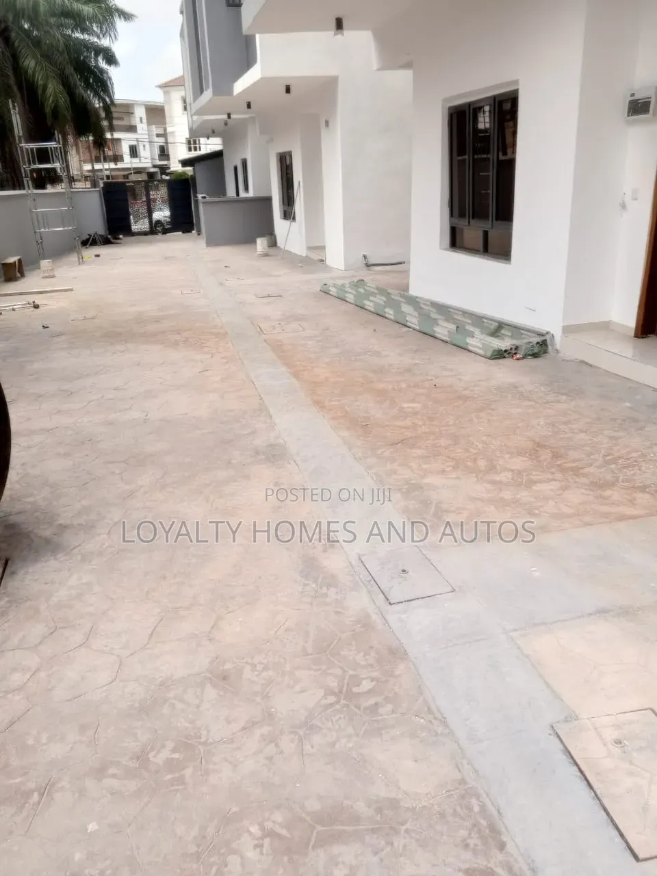 5bdrm Duplex in Alaka Estate for sale in Alaka Estate