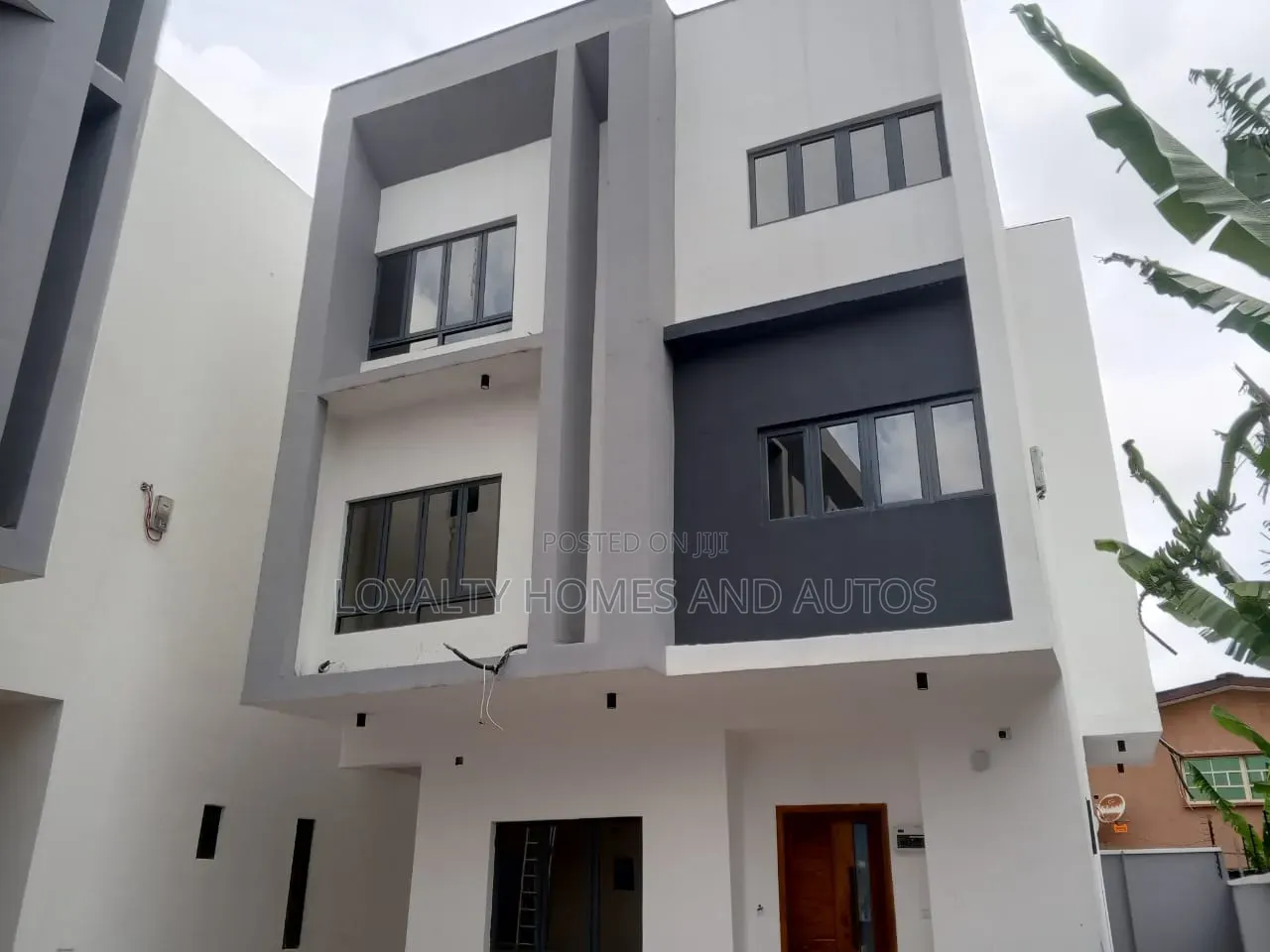 5bdrm Duplex in Alaka Estate for sale in Alaka Estate