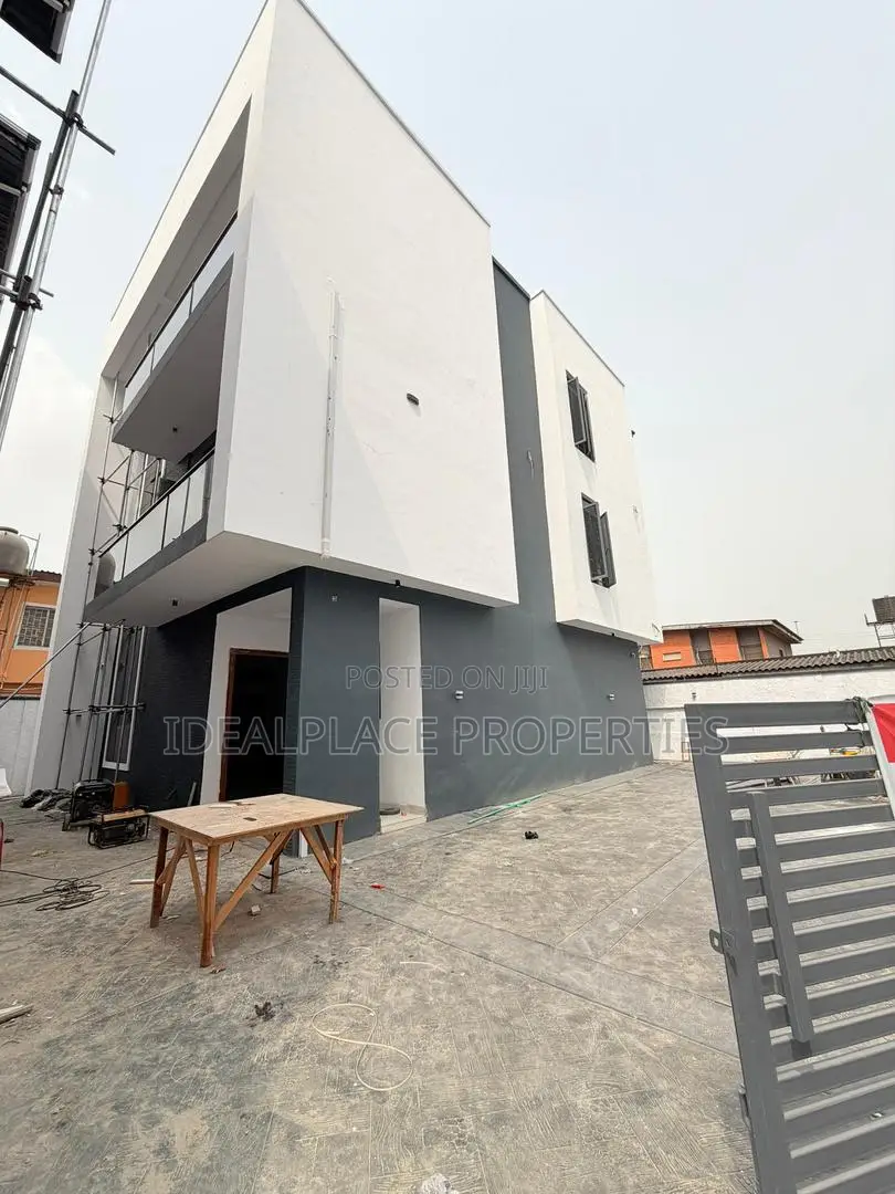5bdrm Duplex in Adeniyi Jones for sale in Adeniyi Jones