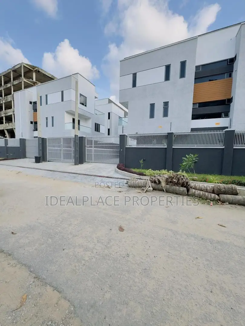 4bdrm Duplex in Adeniyi Jones for sale in Adeniyi Jones