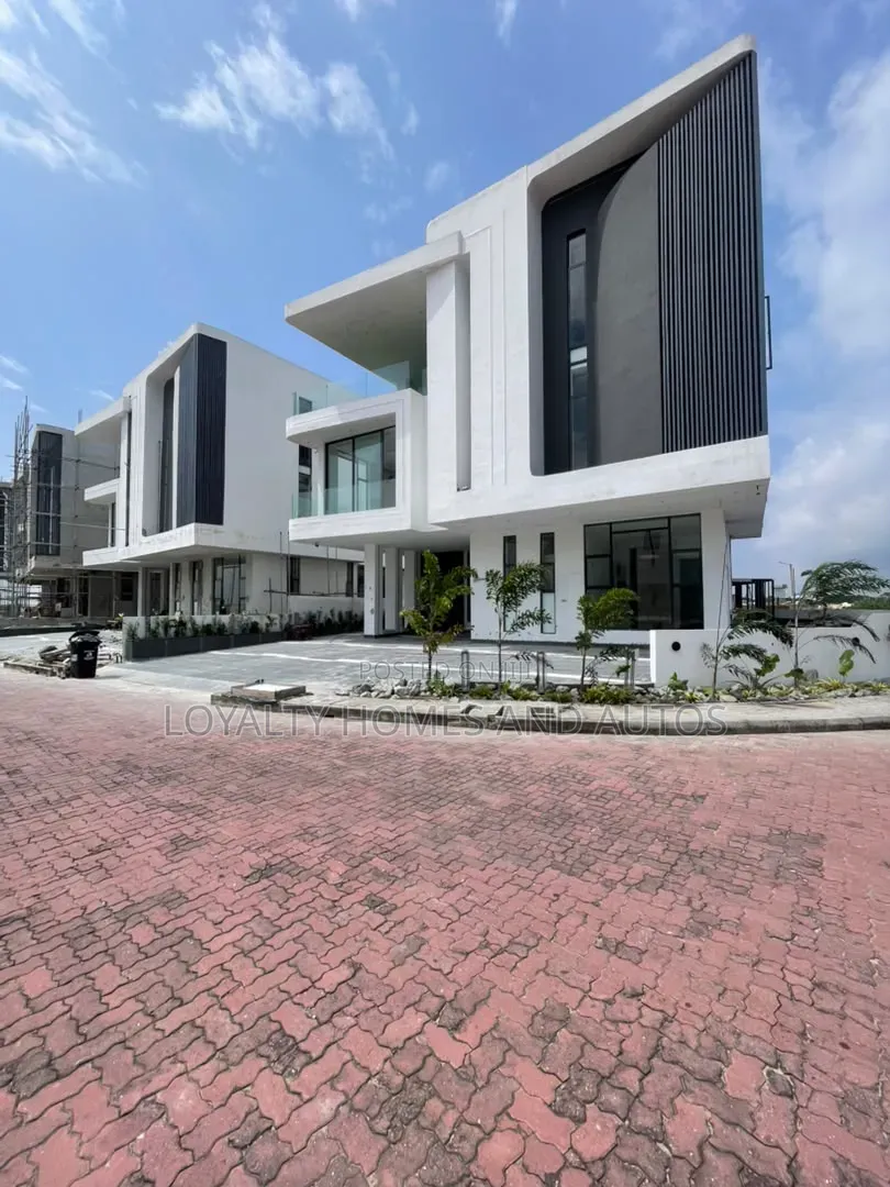 5bdrm Duplex in Osapa london for sale in Osapa london