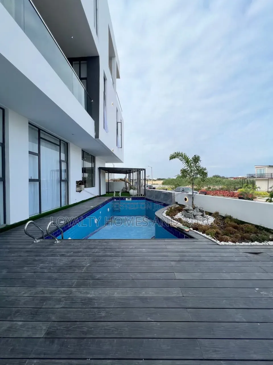 5bdrm Duplex in Osapa london for sale in Osapa london