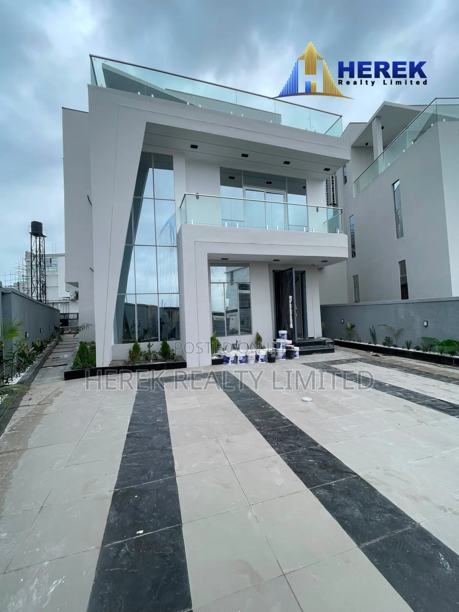 5bdrm Duplex in Chevron Alternative for sale in Chevron