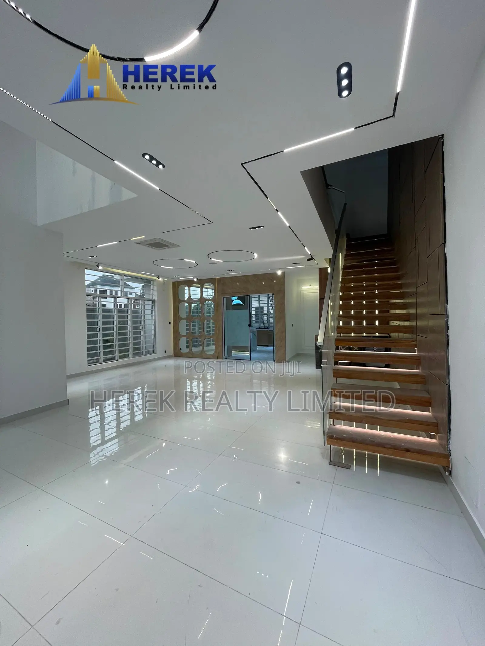 5bdrm Duplex in Chevron Alternative for sale in Chevron