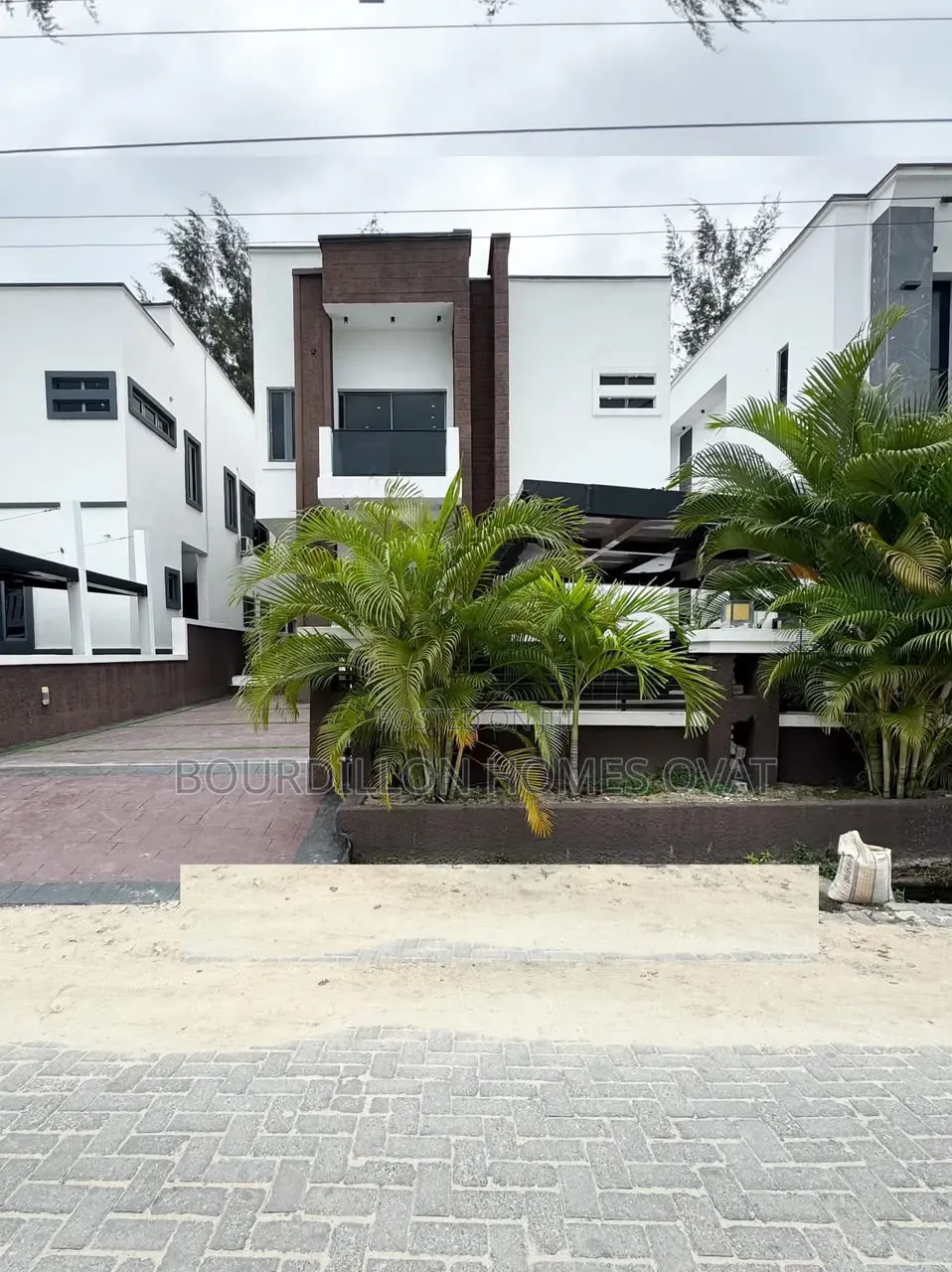 5bdrm Duplex in Megamound Estate for sale in Lekki Expressway