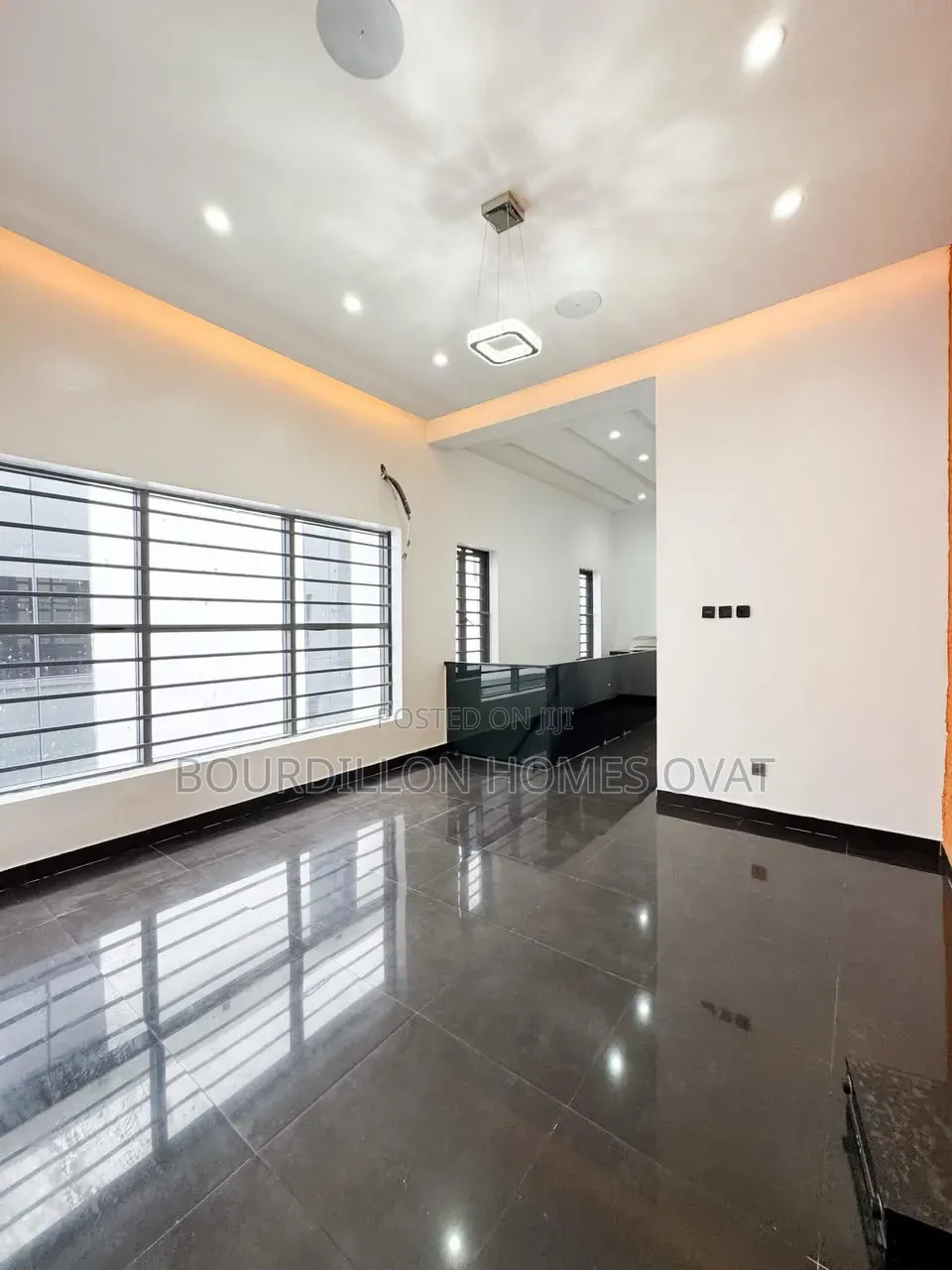 5bdrm Duplex in Megamound Estate for sale in Lekki Expressway