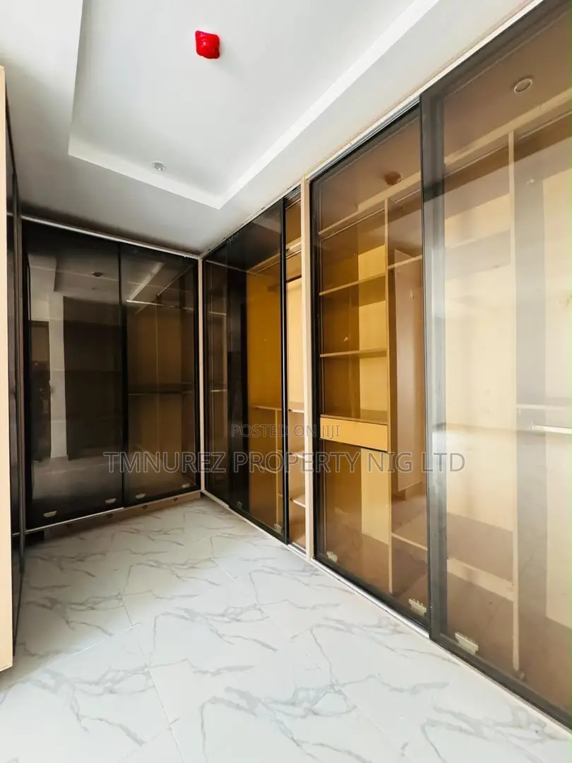 5bdrm Duplex in Omole Phase 1 for sale in Omole Phase 1