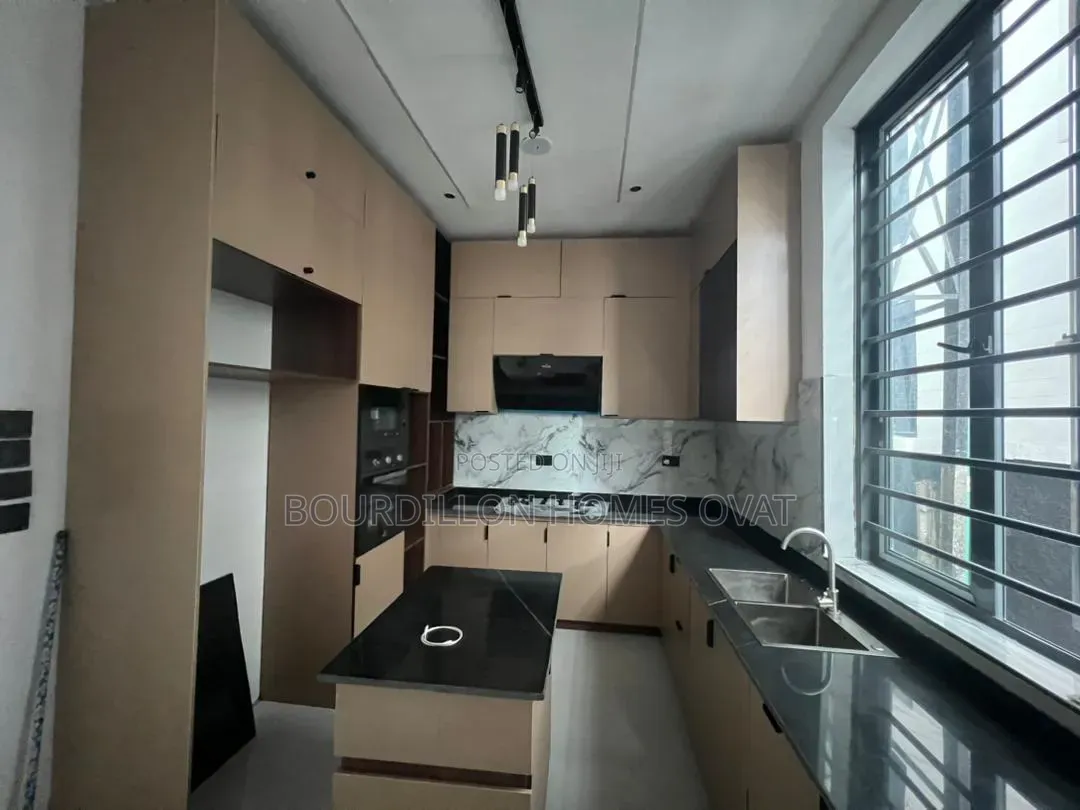 4bdrm Duplex in Lekki Palm City for sale in Lekki Expressway