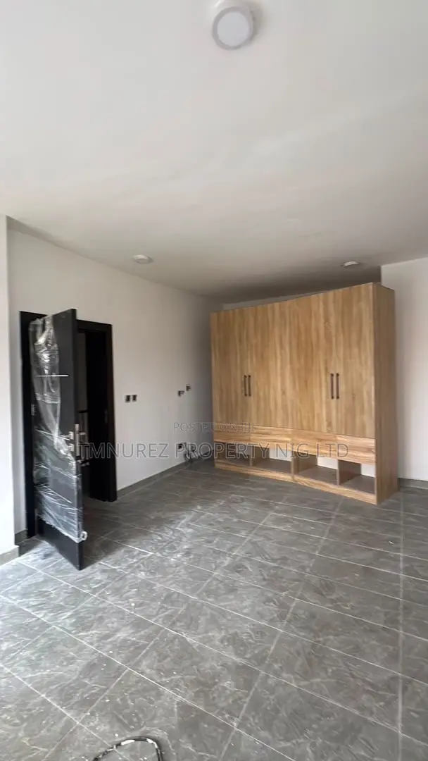 3bdrm Apartment in Yaba for sale in Yaba
