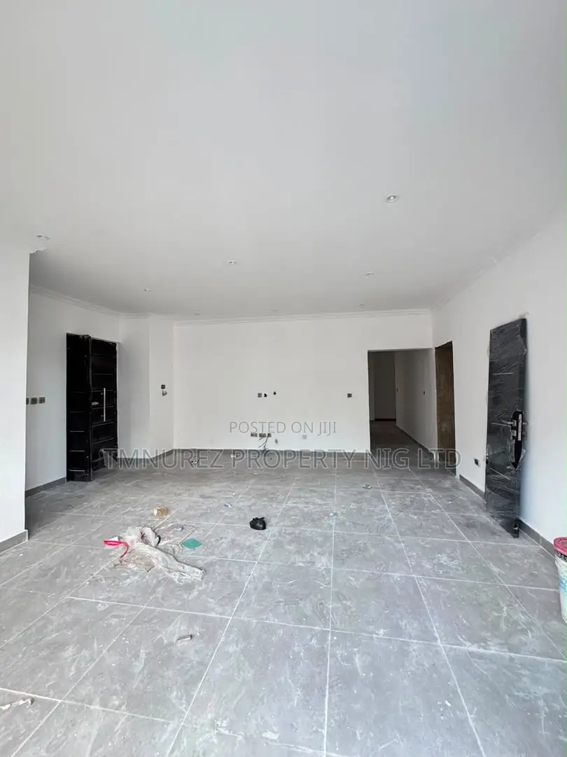 3bdrm Apartment in Yaba for sale in Yaba
