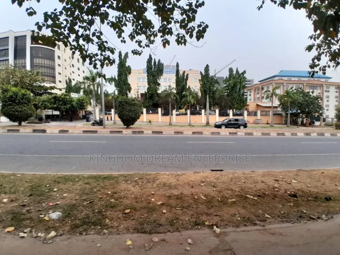 5 Floors Commercial Office Building Maitama, Abuja 6000sqm in Maitama