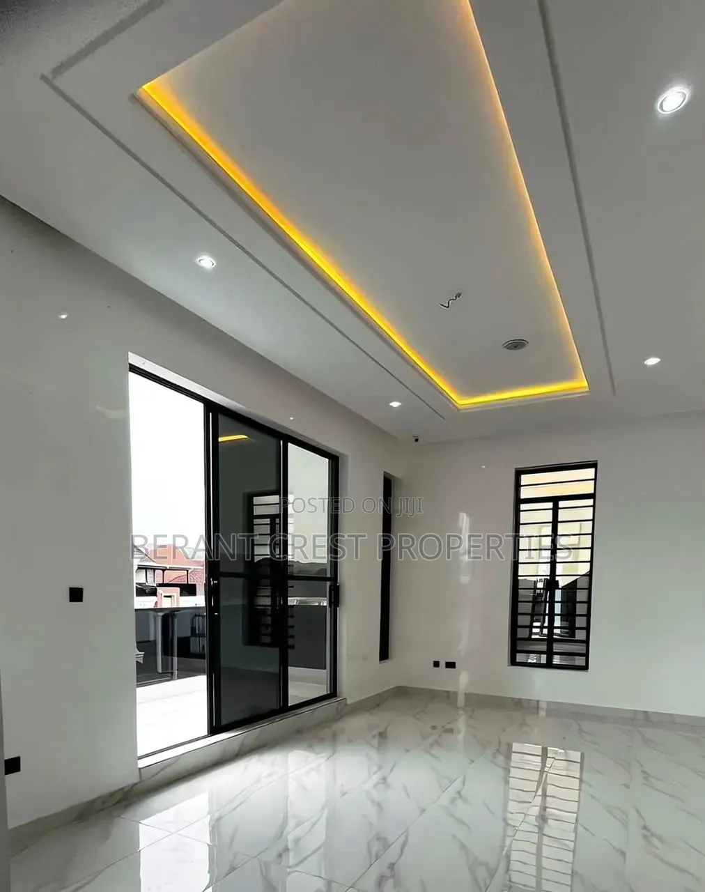 5bdrm Duplex in Apo Resettlement for sale in Apo Resettlement
