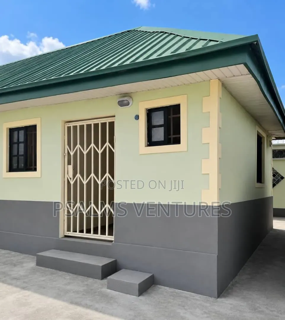 Furnished Studio Apartment in Ojota for rent in New Garage / Ojota