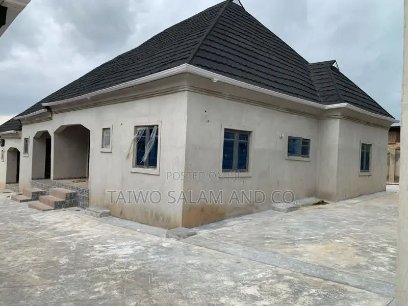 2bdrm Block of Flats in Ibadan North West for rent in Ibadan North West