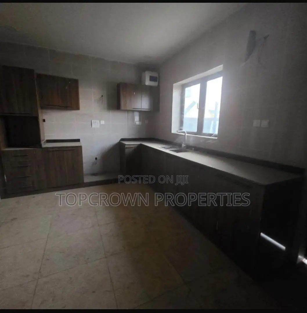 4bdrm Townhouse/Terrace in Kado for sale in Kado