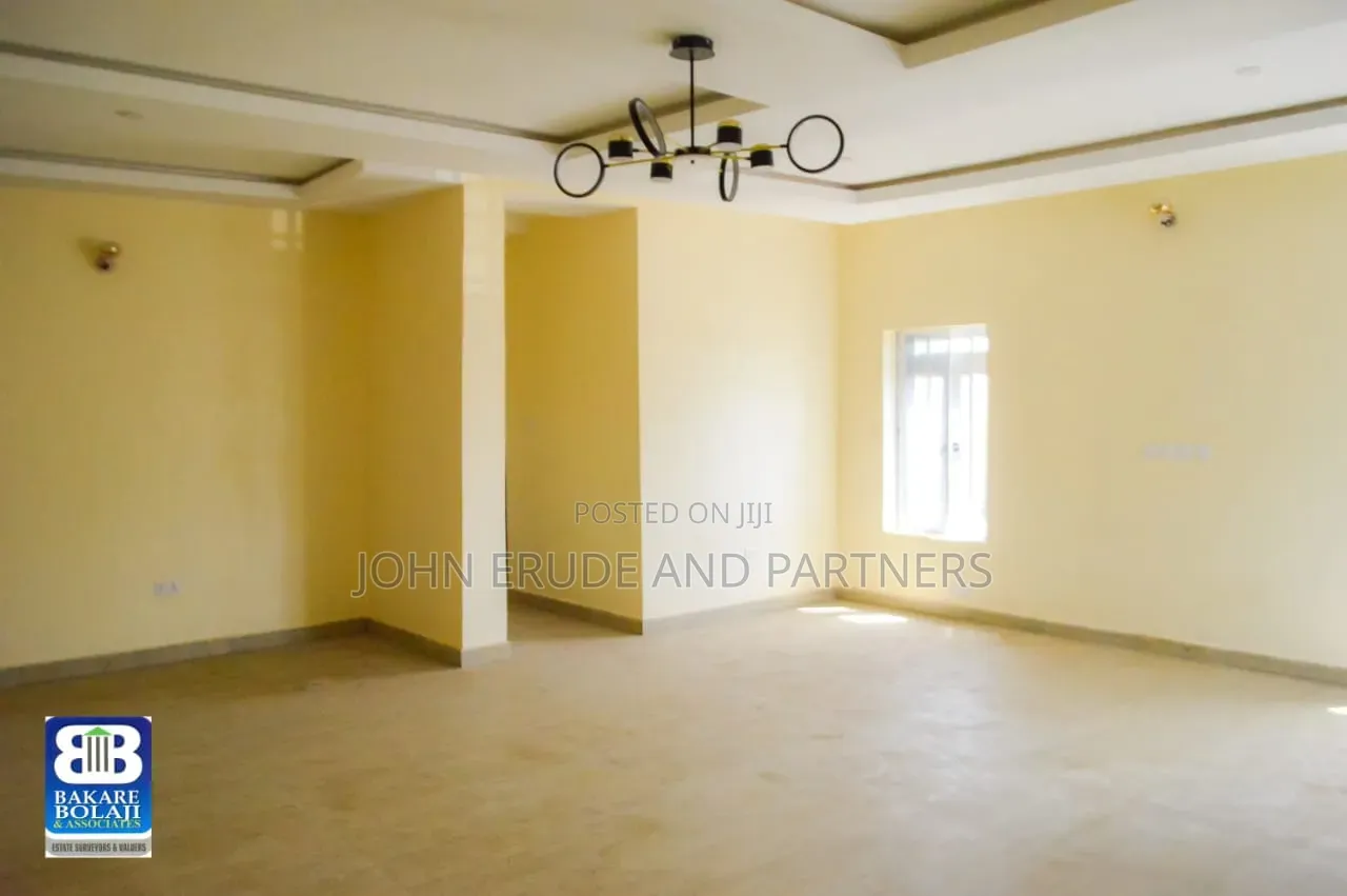 5bdrm Duplex in Seaman Estate, FHA for sale in FHA