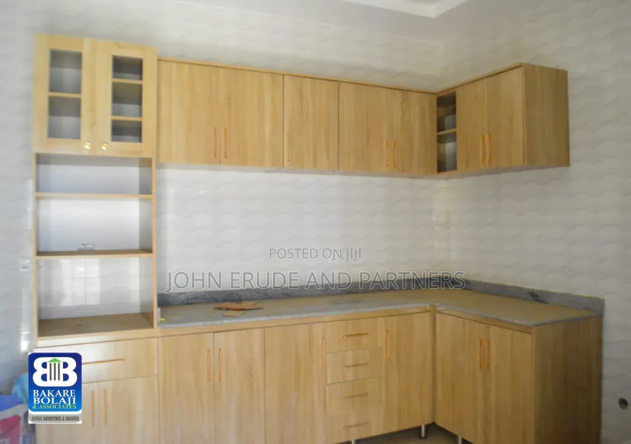 5bdrm Duplex in Seaman Estate, FHA for sale in FHA