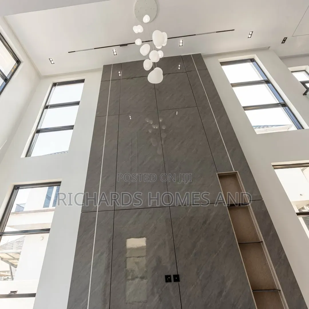 5bdrm Duplex in Megamound Estate, Ikota for sale in Ikota