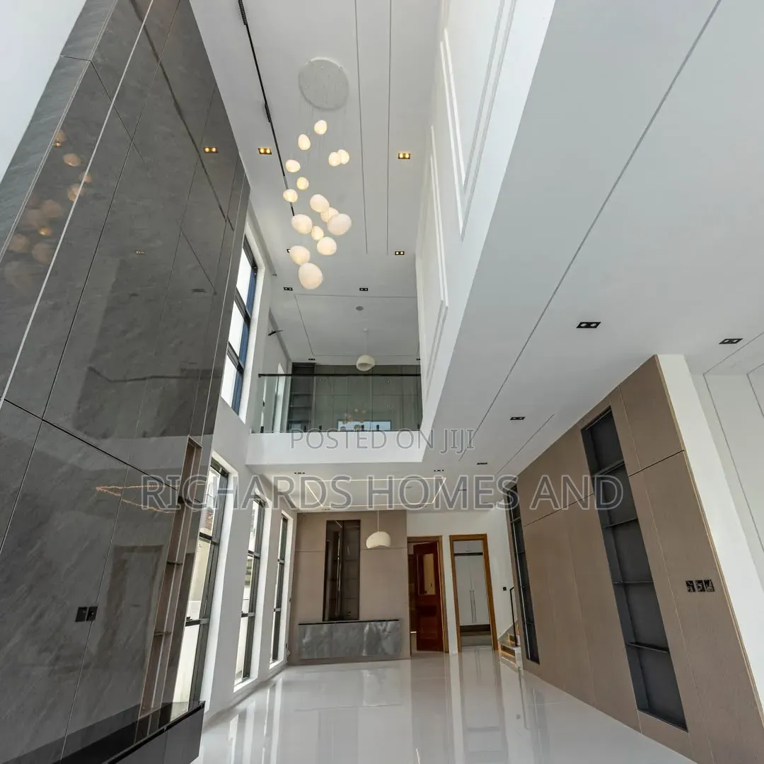 5bdrm Duplex in Megamound Estate, Ikota for sale in Ikota