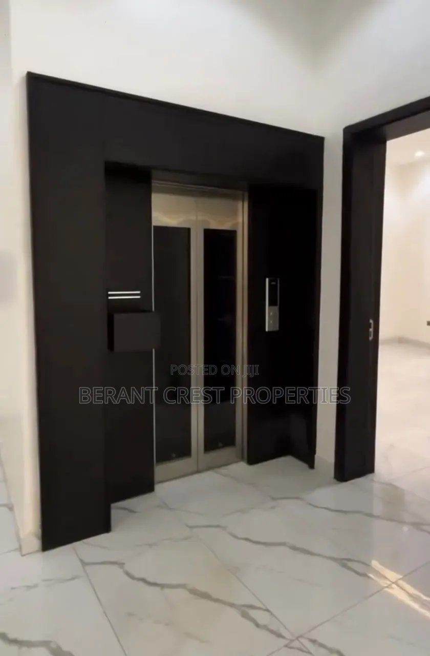 9bdrm Mansion in Guzape for sale in Guzape District