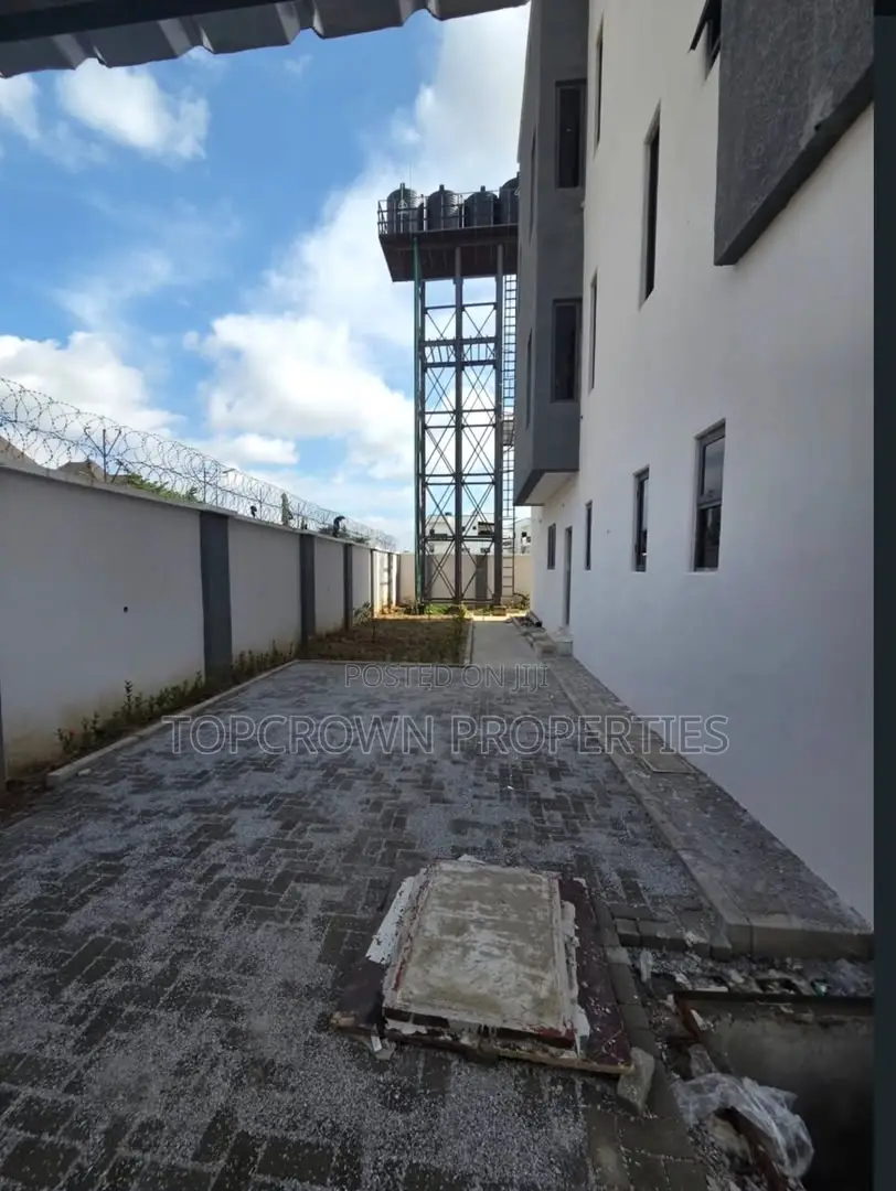 4bdrm Duplex in Katampe Extension for sale in Katampe Extension