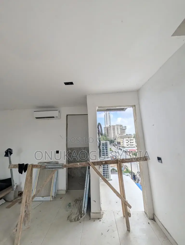2bdrm Apartment in Maryam'S Court, Ademola Adetokunbo for sale in Ademola Adetokunbo