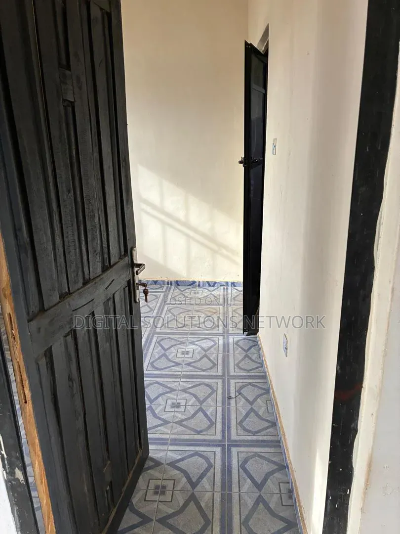 Direct Lease -Warehouse With Offices  & Stores for Lease in Obafemi-Owode