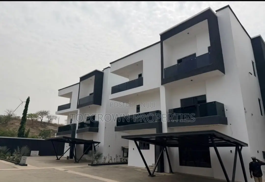 6bdrm Duplex in Katampe Extension for sale in Katampe Extension