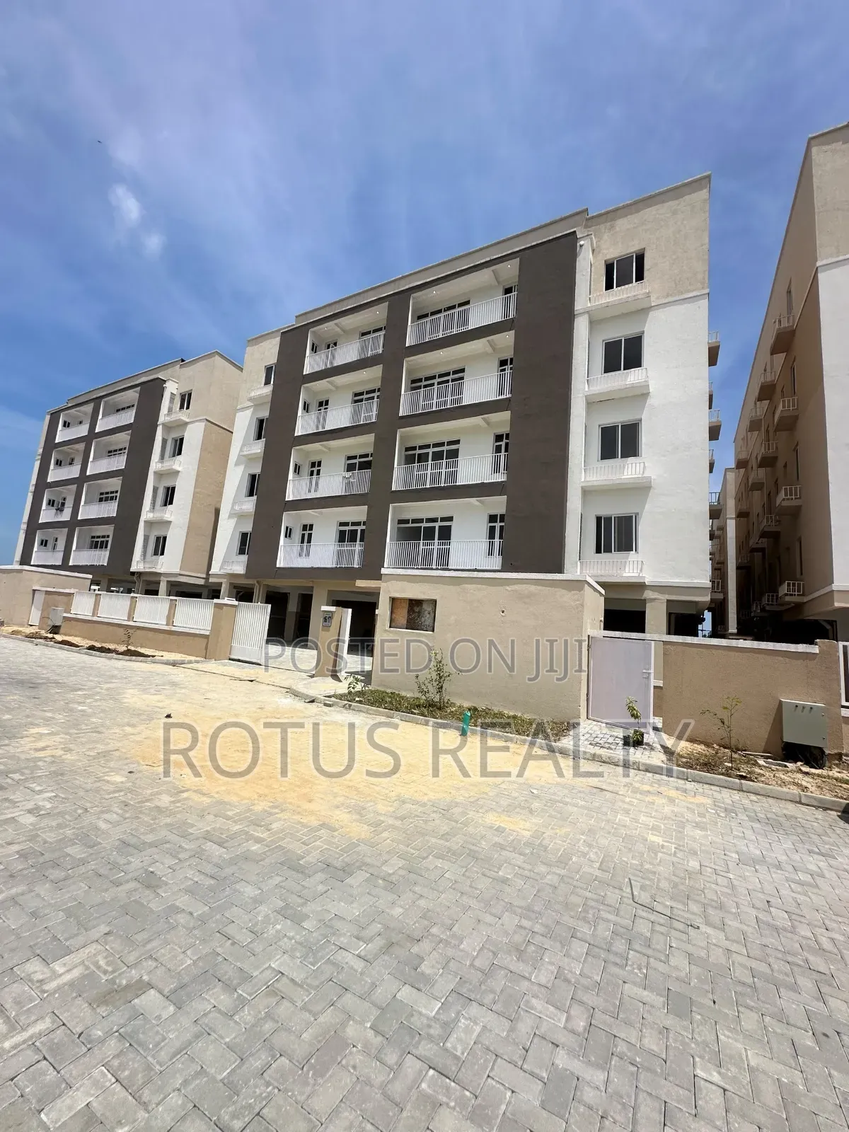2bdrm Apartment in Osapa london for sale in Osapa london