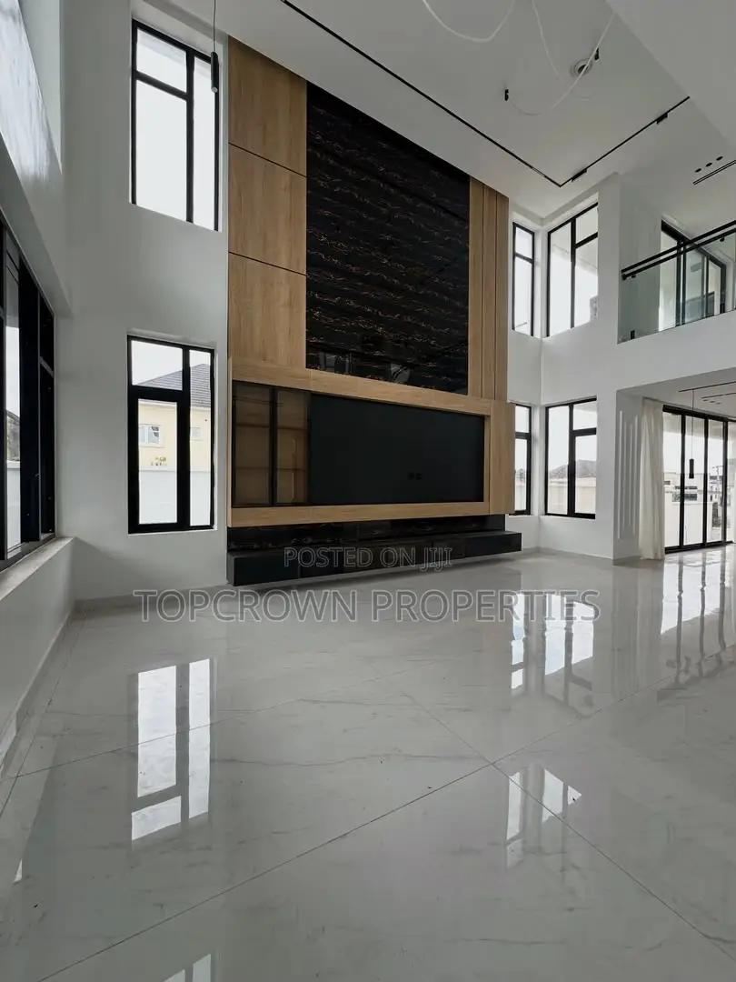 5bdrm Duplex in Apo Resettlement for sale in Apo Resettlement