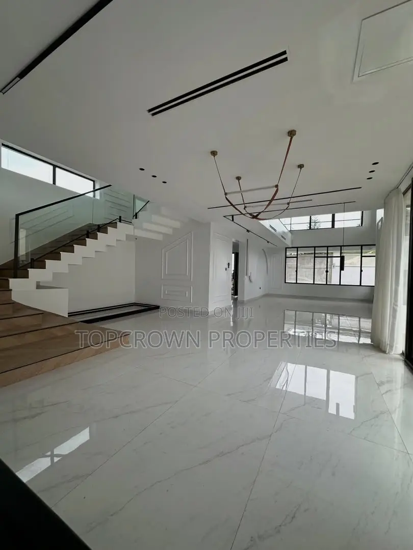 5bdrm Duplex in Apo Resettlement for sale in Apo Resettlement