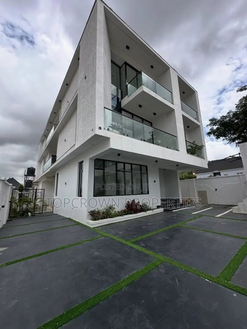 5bdrm Duplex in Apo Resettlement for sale in Apo Resettlement