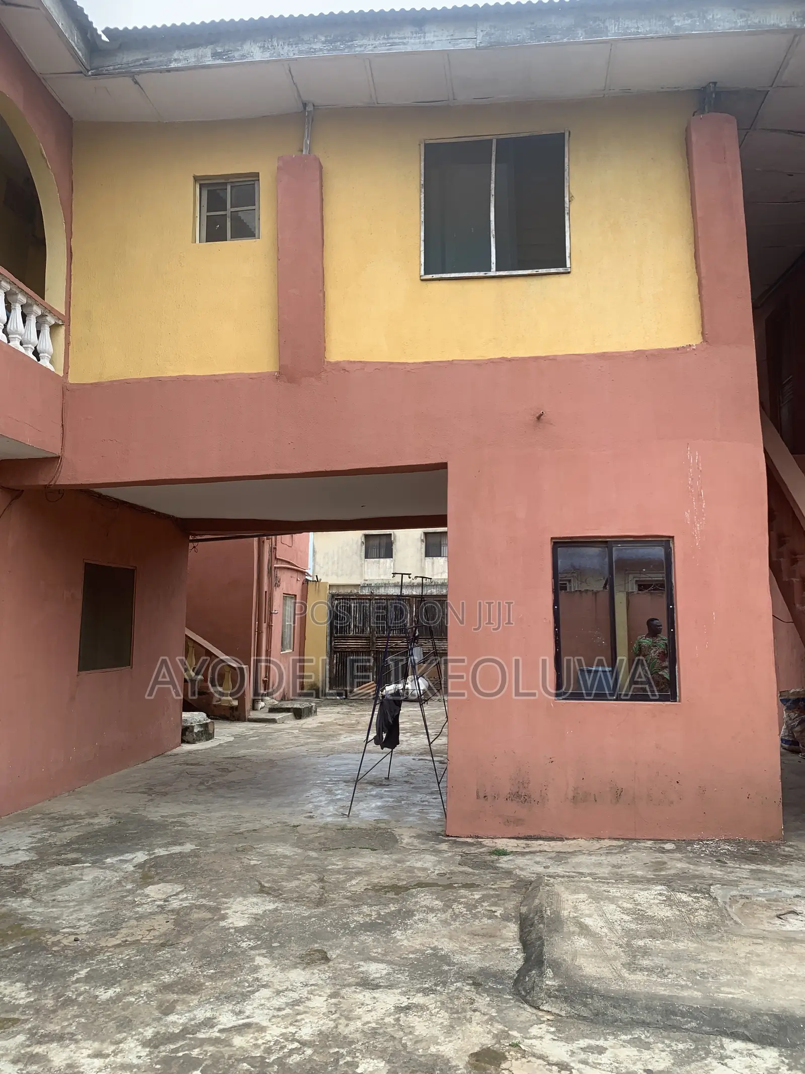 3bdrm Block of Flats in Agric Road, Igando / Ikotun/Igando for sale in Igando / Ikotun/Igando