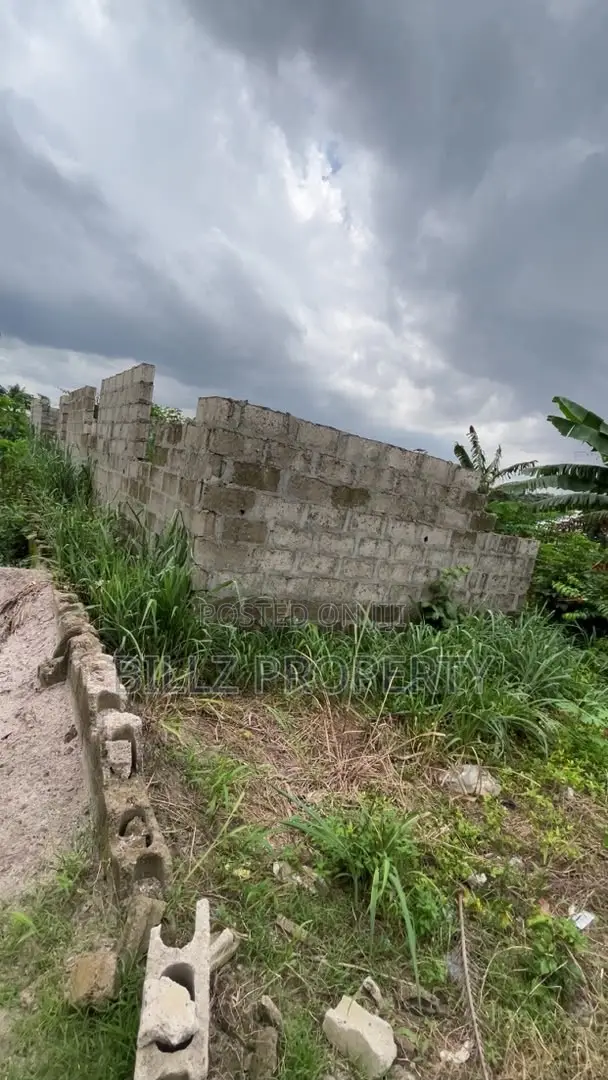 An Uncompleted Building on a Half Plot of Land in Ado-Odo/Ota