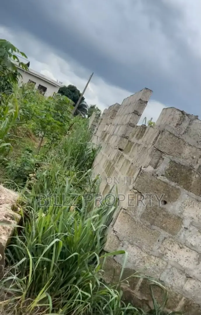 An Uncompleted Building on a Half Plot of Land in Ado-Odo/Ota