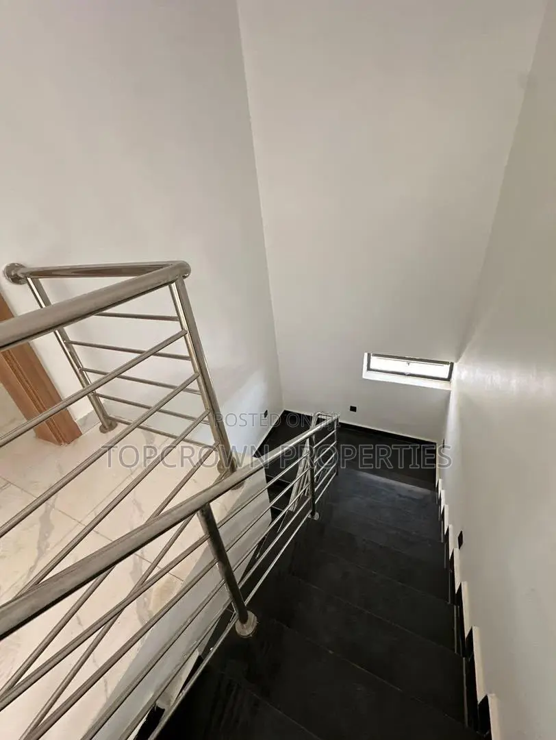 4bdrm Townhouse/Terrace in Kaura for sale in Kaura